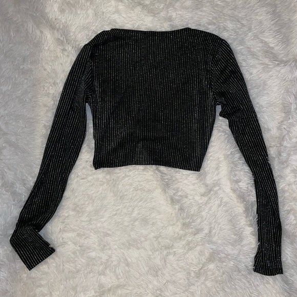Forever 21 long sleeved crop top black striped shimmer - Picture 3 of 5